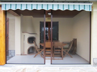 Moustiquaire_plissee_2_ventaux_centraux_marron_large