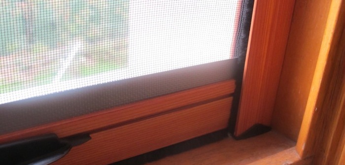 Moustiquaire enroulable standard pour fenêtre