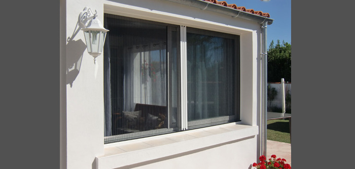 Moustiquaire pliss&eacute;e de fenêtre