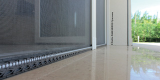 Detail_bas_planeis_large